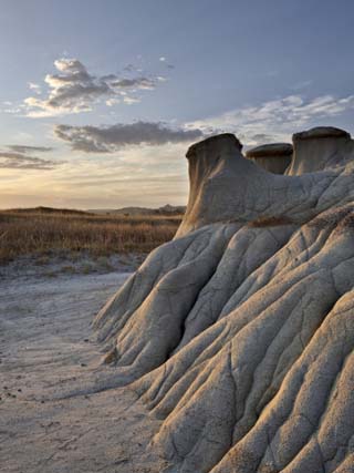 Sunrise in the Badlands, Theodore Roosevelt National Park, North Dakota, USA, North America