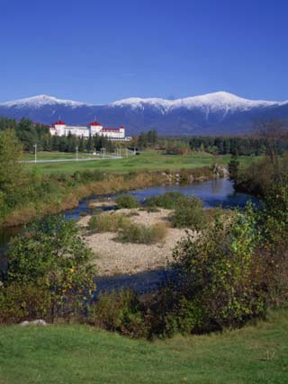 Hotel Below Mount Washington, White Mountains National Forest, New Hampshire, New England, USA