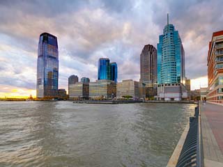 USA, New Jersey, Jersey City on the Hudson River