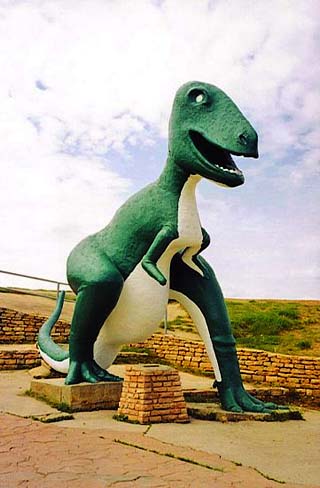 dinosaur park statue