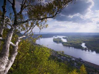 Buena Vista Park Lookout, Mississippi River, Alma, Wisconsin, USA