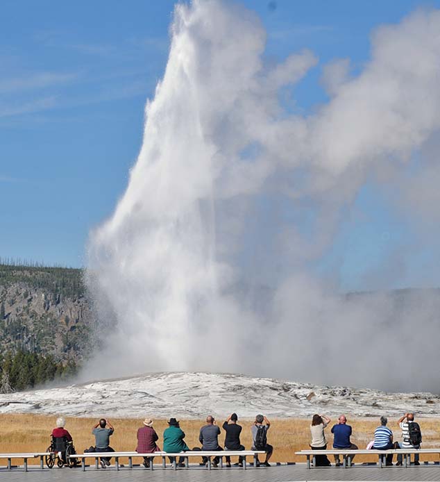 old faithful yellowstone