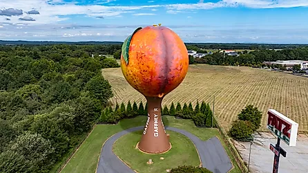 The Peachoid is a 135 foot tall water tower in Gaffney, South Carolina, 