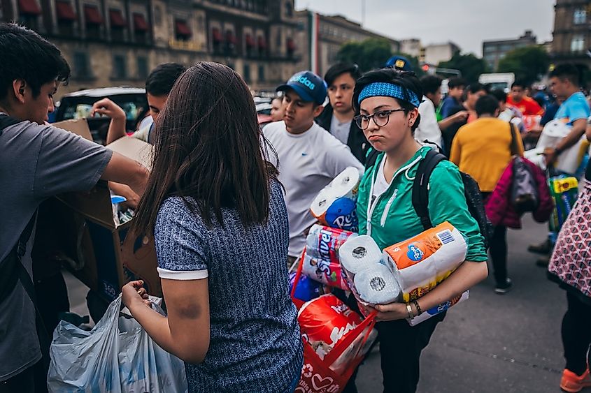 People volunteering to gather provisions and supplies for the earthquake victims