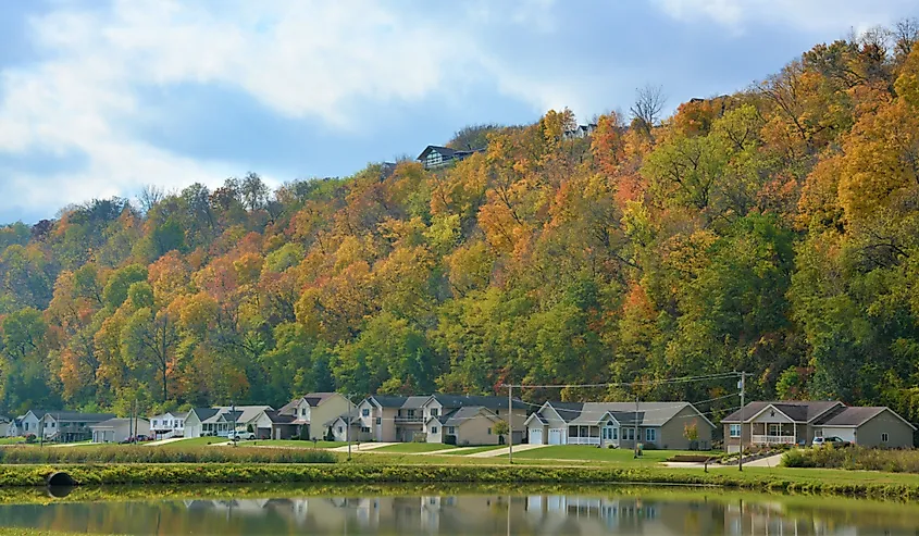 Pikes Peak State Park Iowa in the fall.
